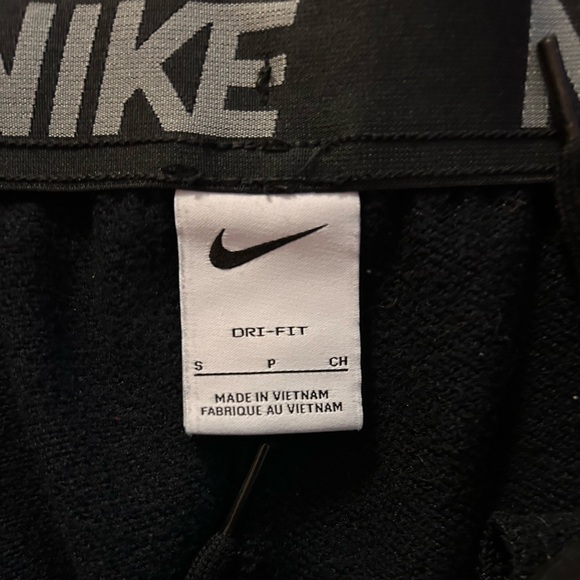 Nike Joggers - Picture 2 of 2